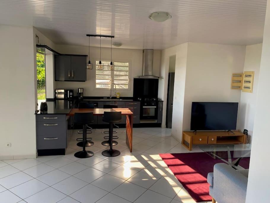 Les Terrasses De Maelle - Jolie Villa F4 Vue Mer Riviere-Salee Eksteriør billede